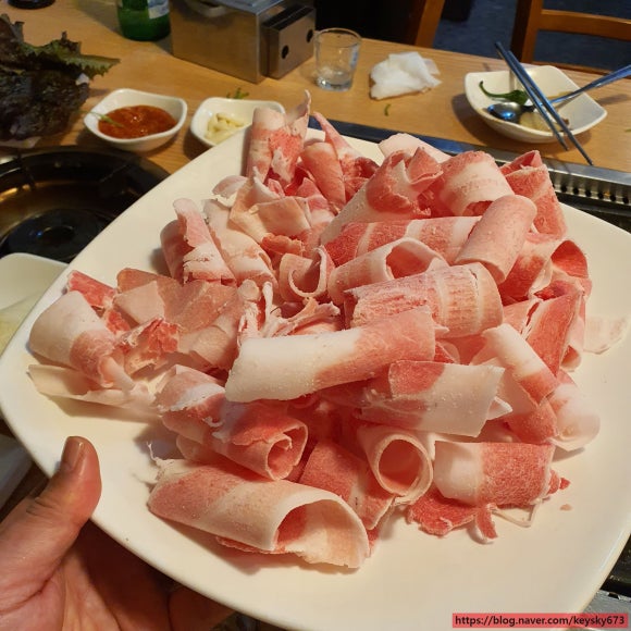 뚱삼겹 이미지