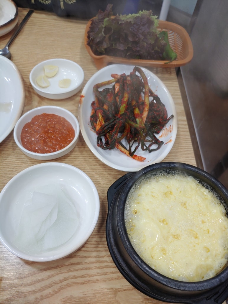 오동통솥뚜껑생삼겹살 이미지