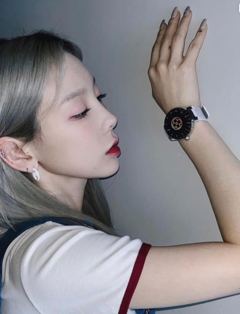 애쉬그레이 이미지