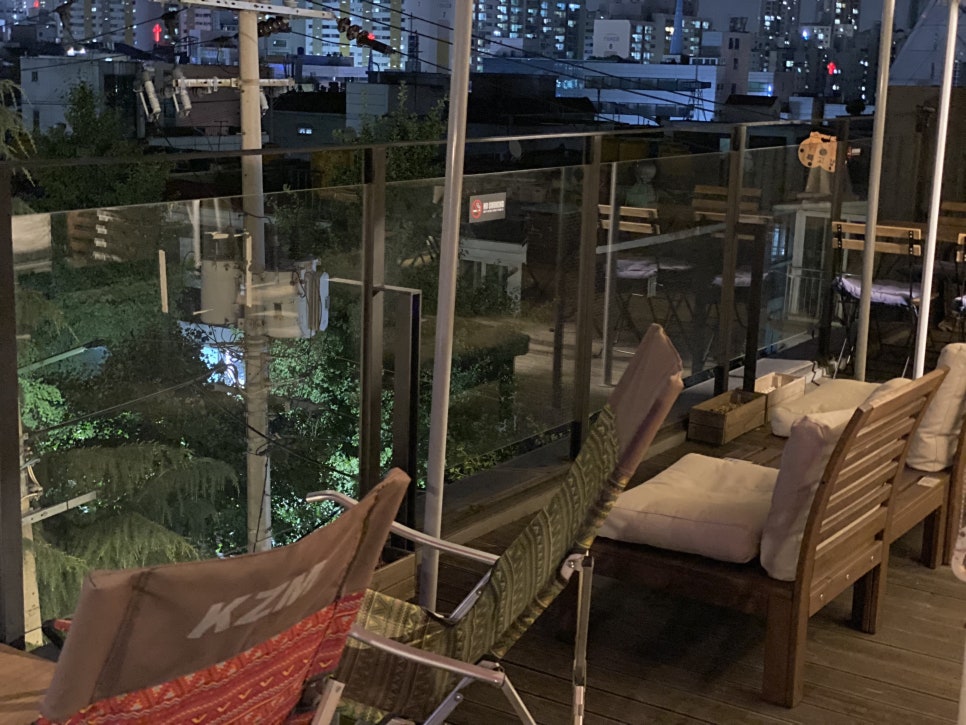 노웨어벗히어(Nowhere But Here) 이미지