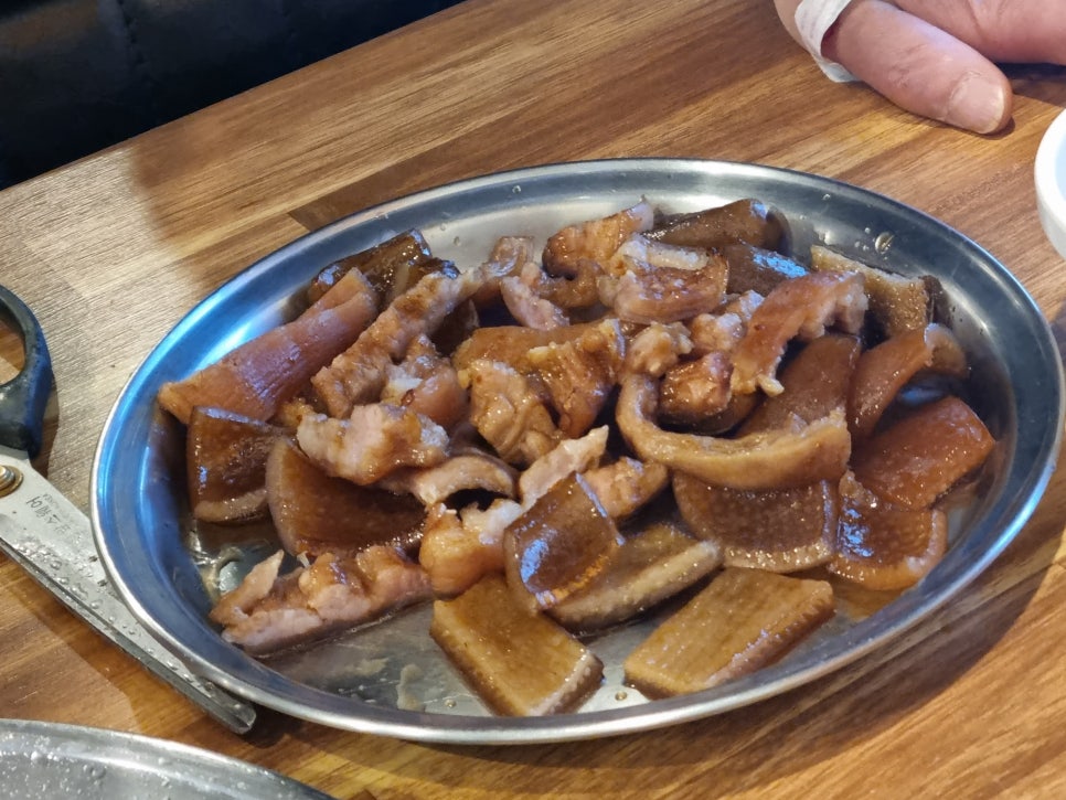 마당쇠껍데기와소금구이 이미지