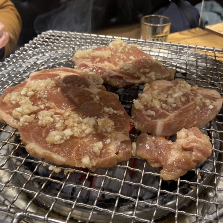 궁전숯불갈비목살 이미지