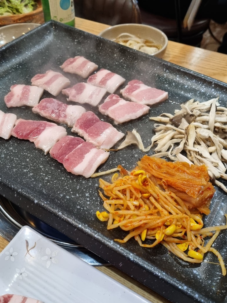 묵은지삼겹살꿀꿀이네 이미지