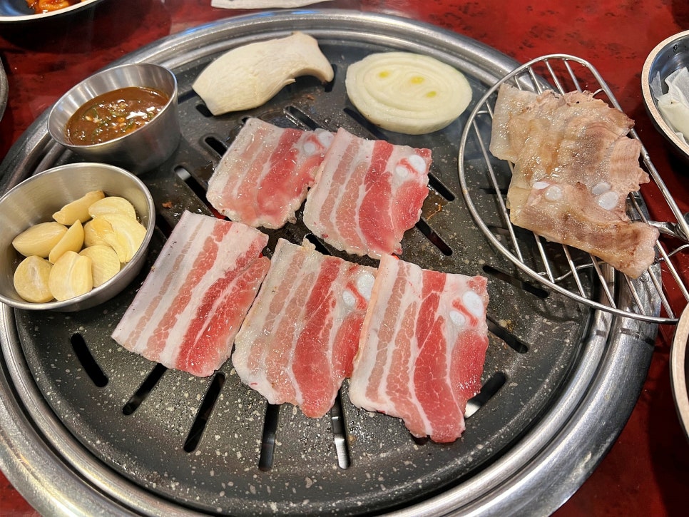 한우고집숯불구이 이미지