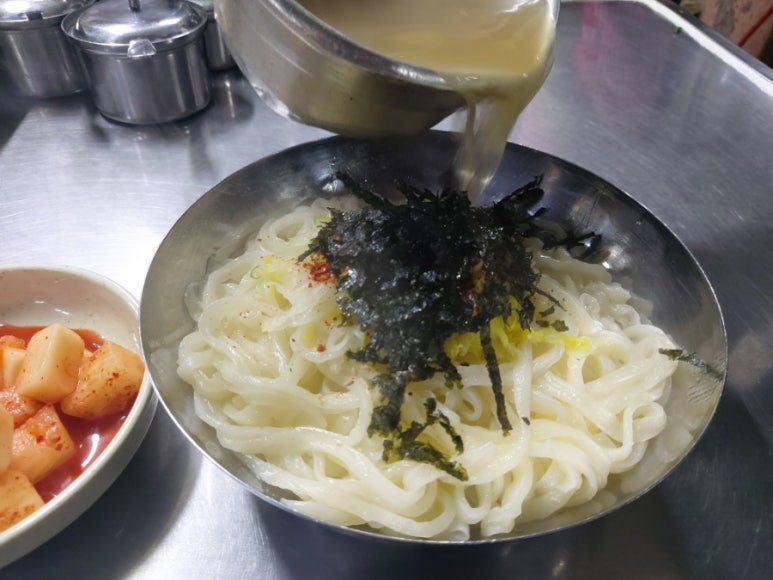 이모칼국수 이미지
