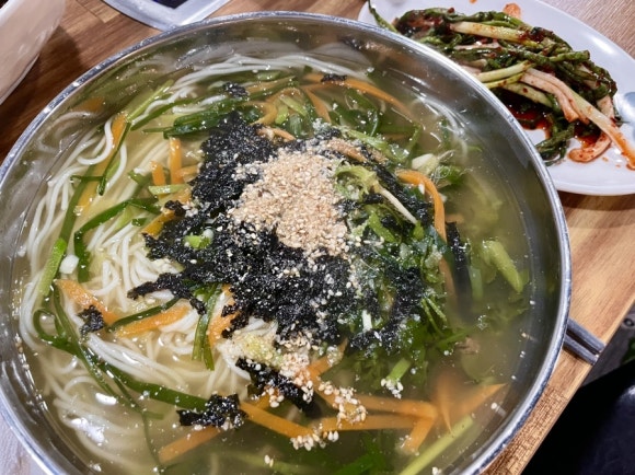 돈뜰꽃돼지 이미지