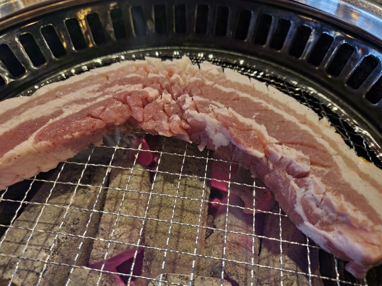 청년삼겹살 이미지