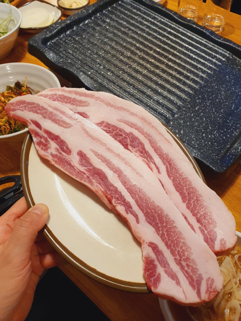 설가네촌돼지 이미지