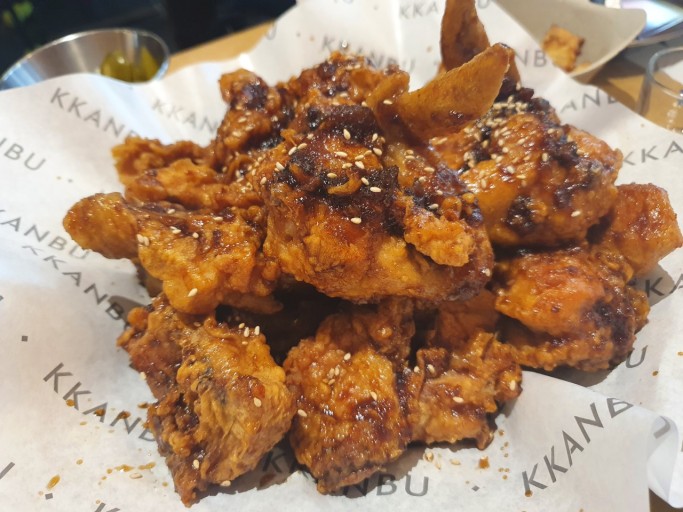 깐부치킨 이미지