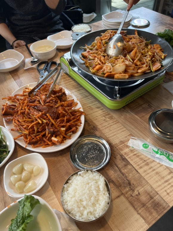 강원도 동해 오징어 보쌈 이미지