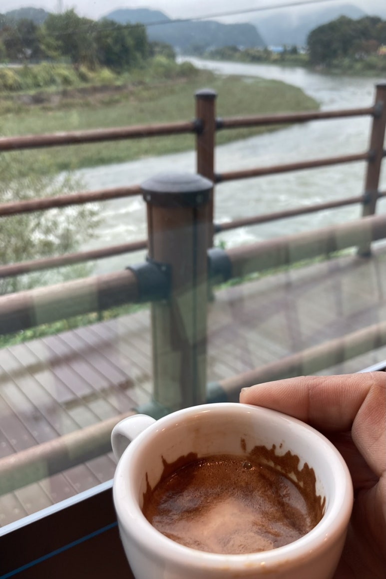 3.8정카페 이미지