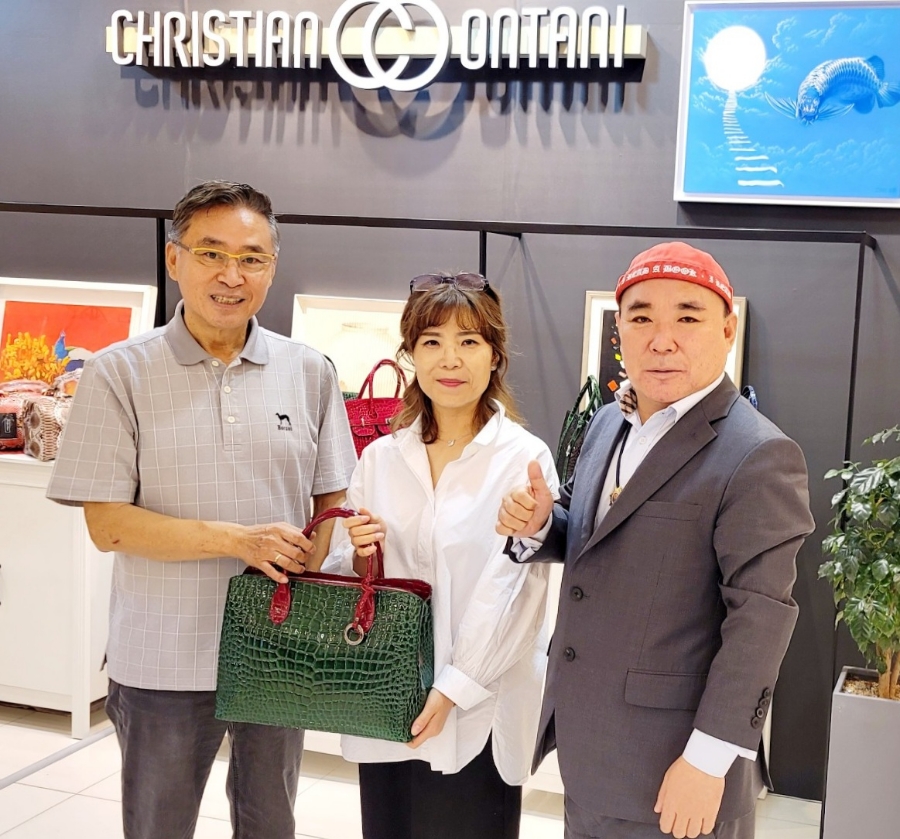 크리스찬온타니 이미지