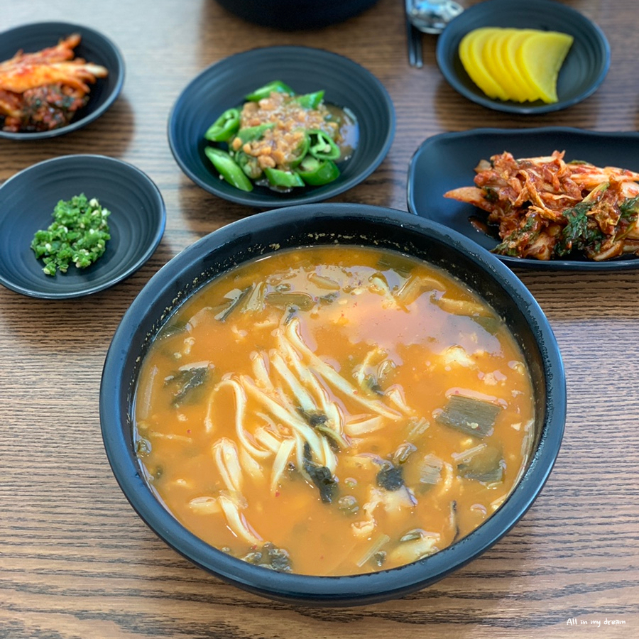 엄딸어탕칼국수 이미지