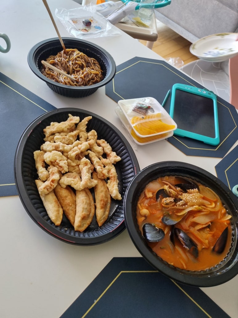 용궁속에구룡각 이미지