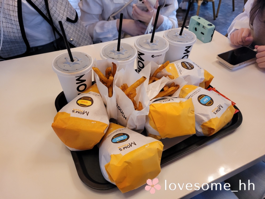 맘스터치경주월드점 이미지