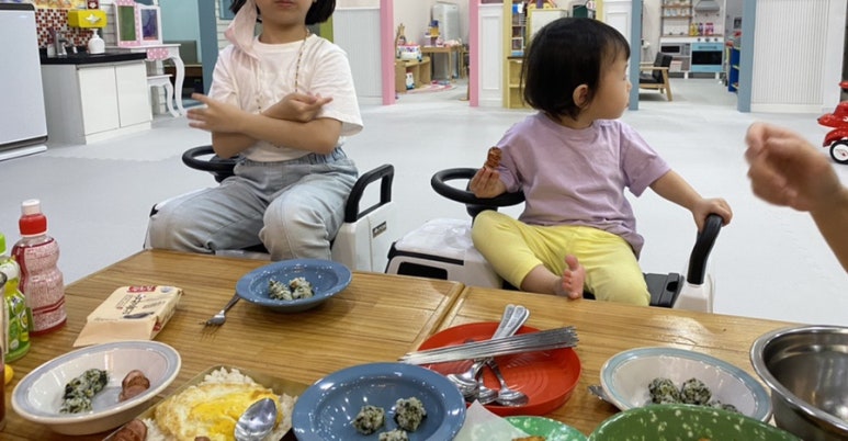 꼬물상 이미지