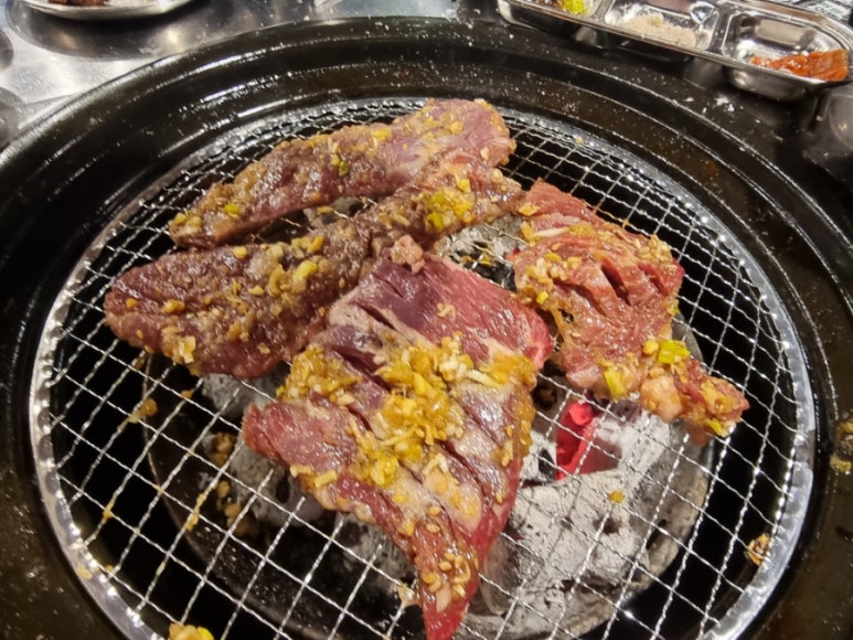검은소새끼 이미지