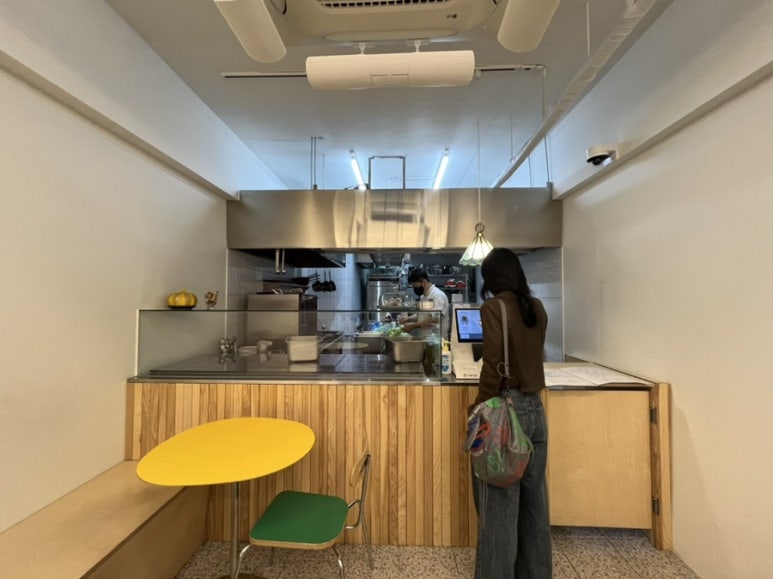 페일블루닷 이미지