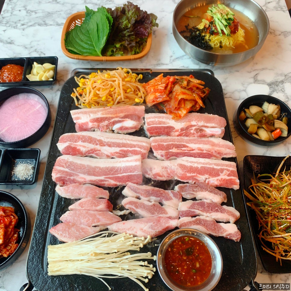 밴 돈까스와삼겹살 이미지
