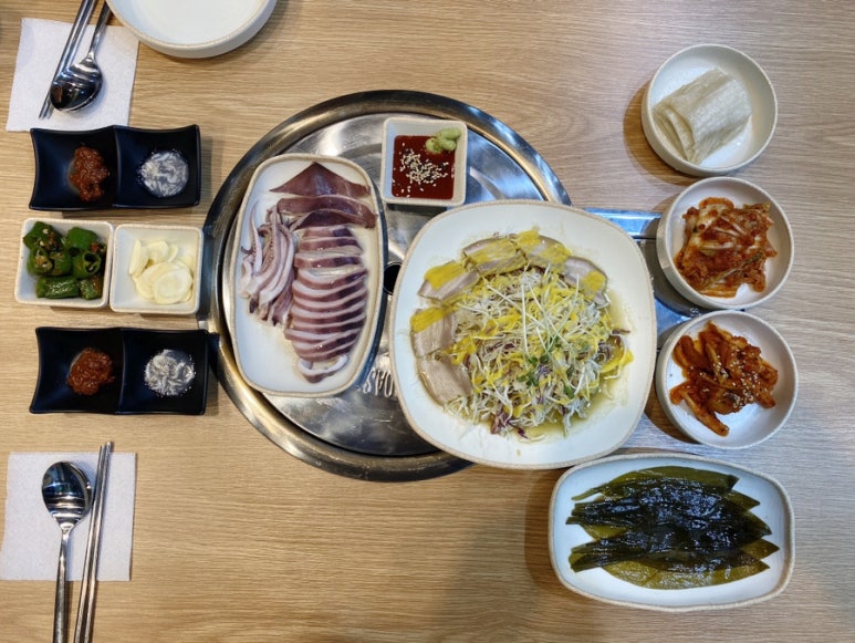 가산 칼국수 보쌈 이미지