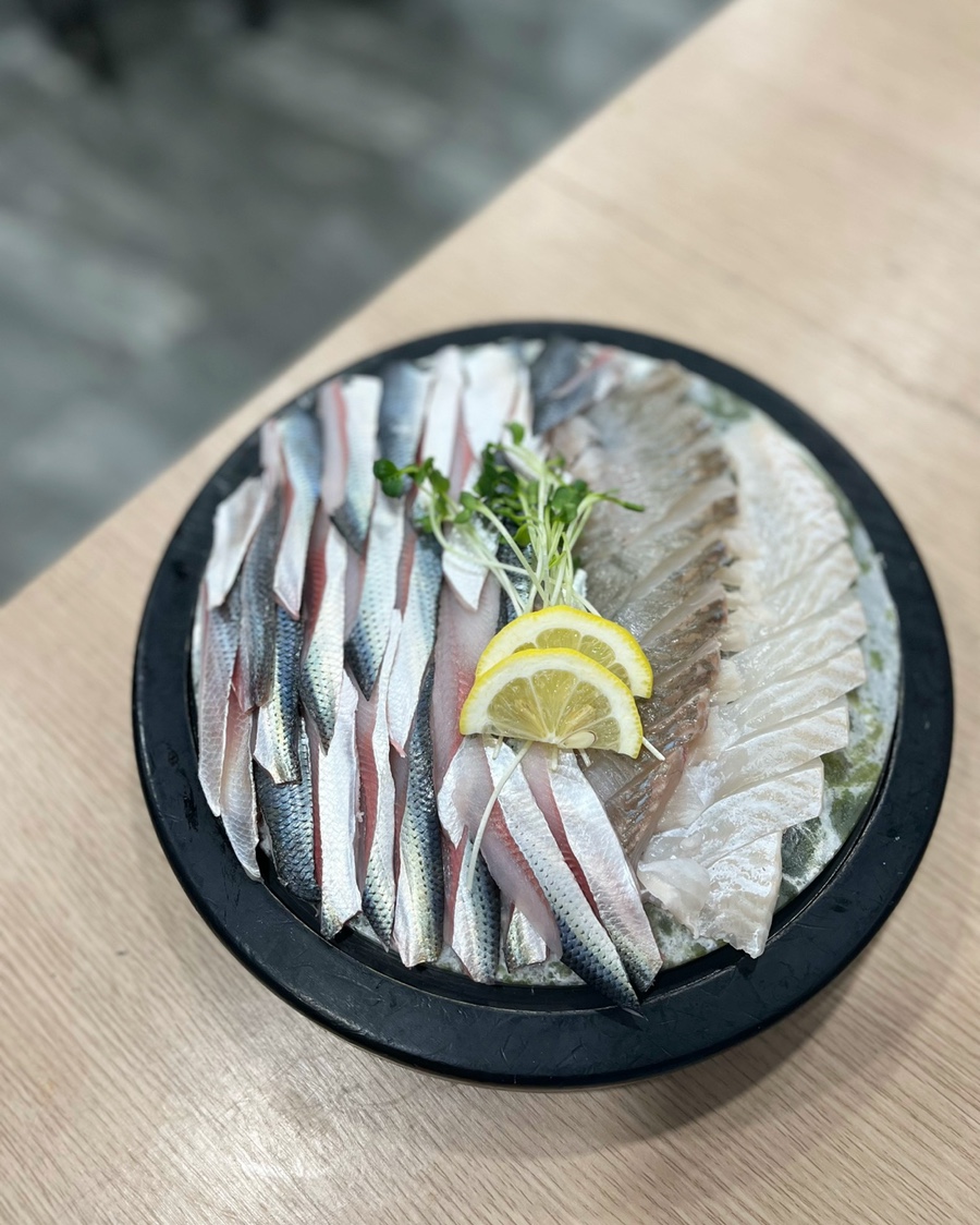 물반고기반 이미지