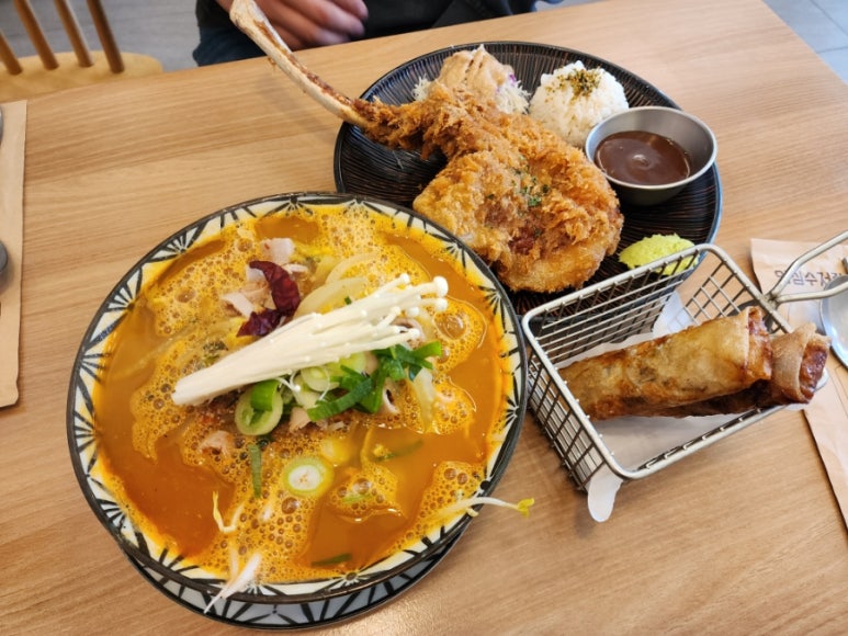 투피스돈까스 이미지