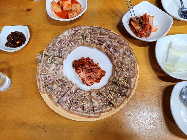 힘센복돼지 이미지