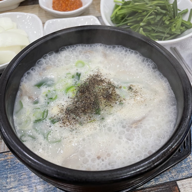 아제돼지국밥 이미지