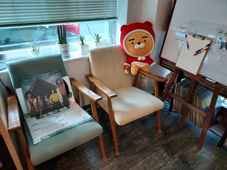 더코너북스 이미지