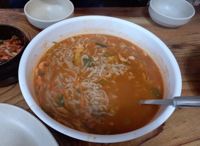 봉가우리밀손칼국수 이미지