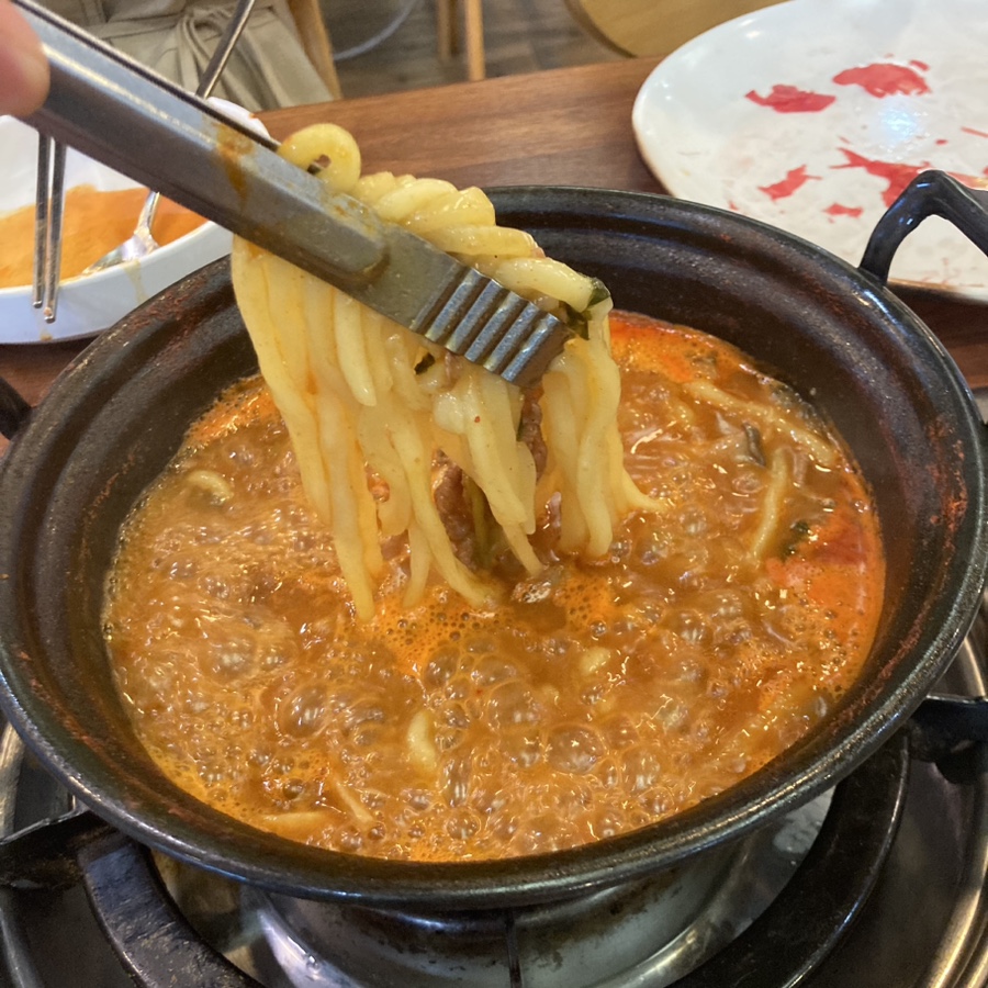샤브샤브버섯칼국수 이미지