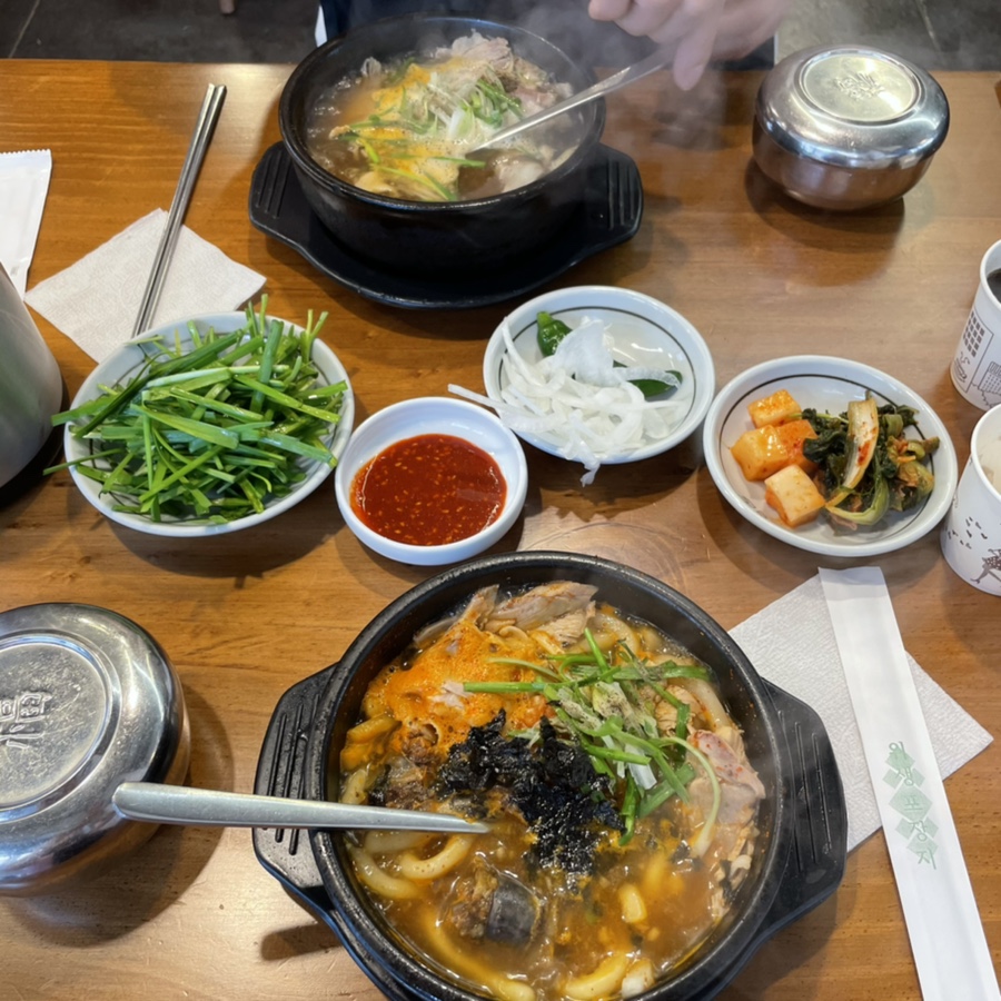 형제돼지 이미지