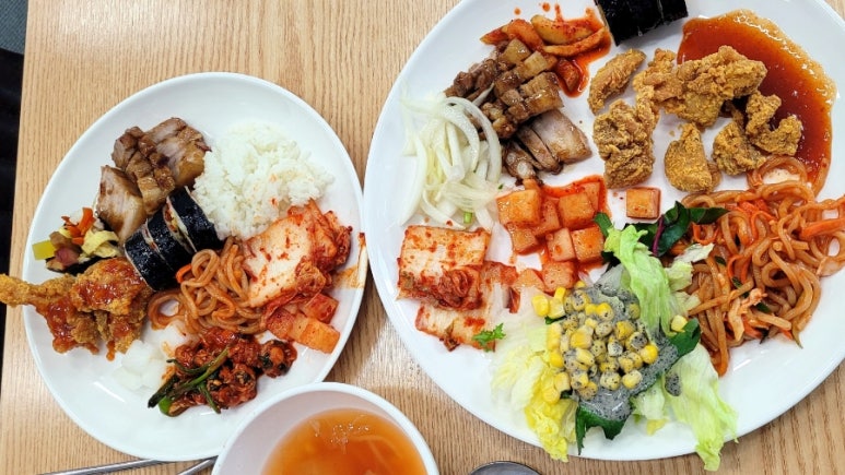 용갈이뷔페 이미지