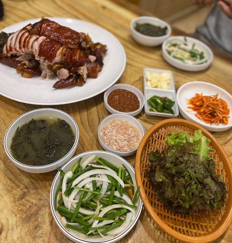 한방 명품 왕족발 이미지