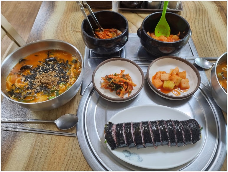 까치칼국수 이미지