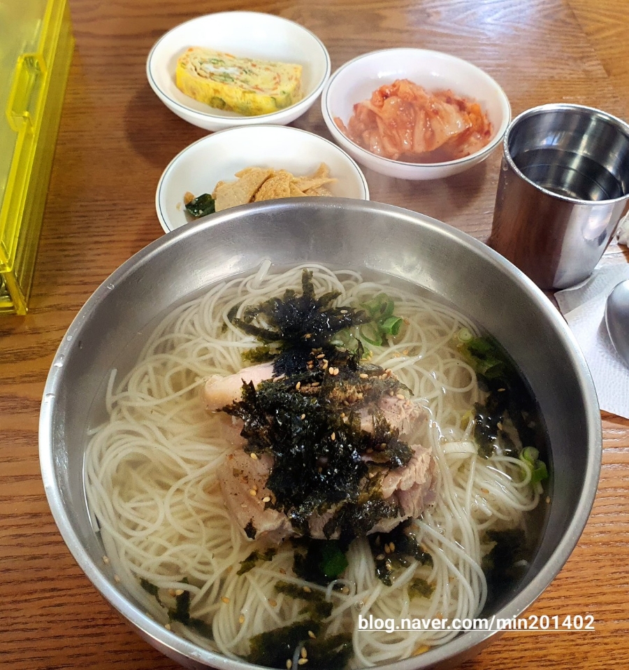 엄마돈국수 이미지