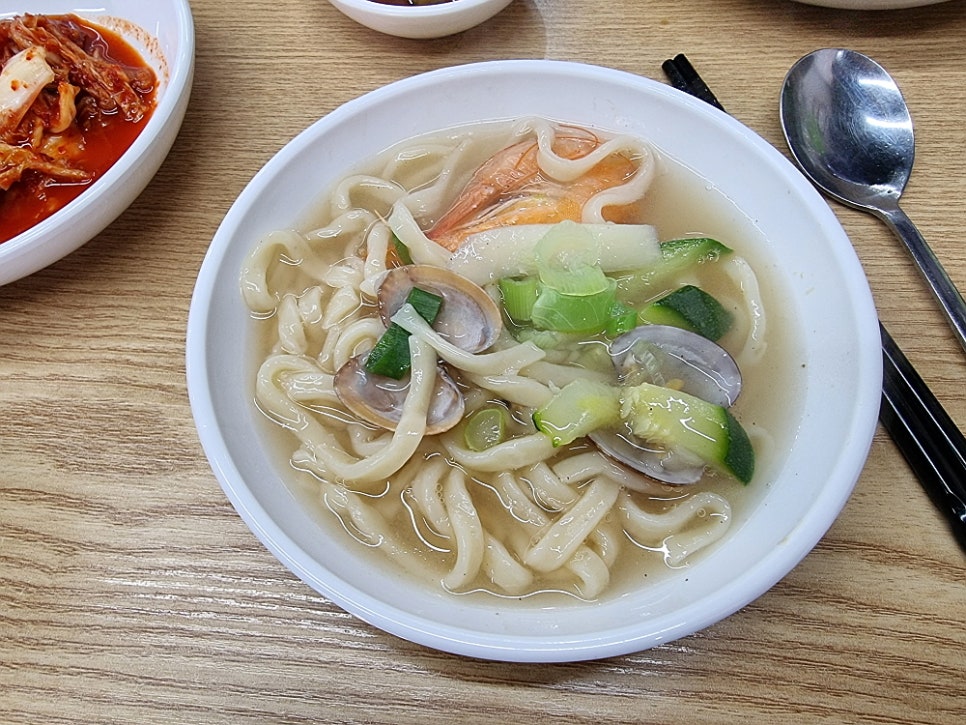 윤가네해물칼국수 이미지