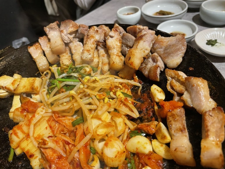 육짚 이미지