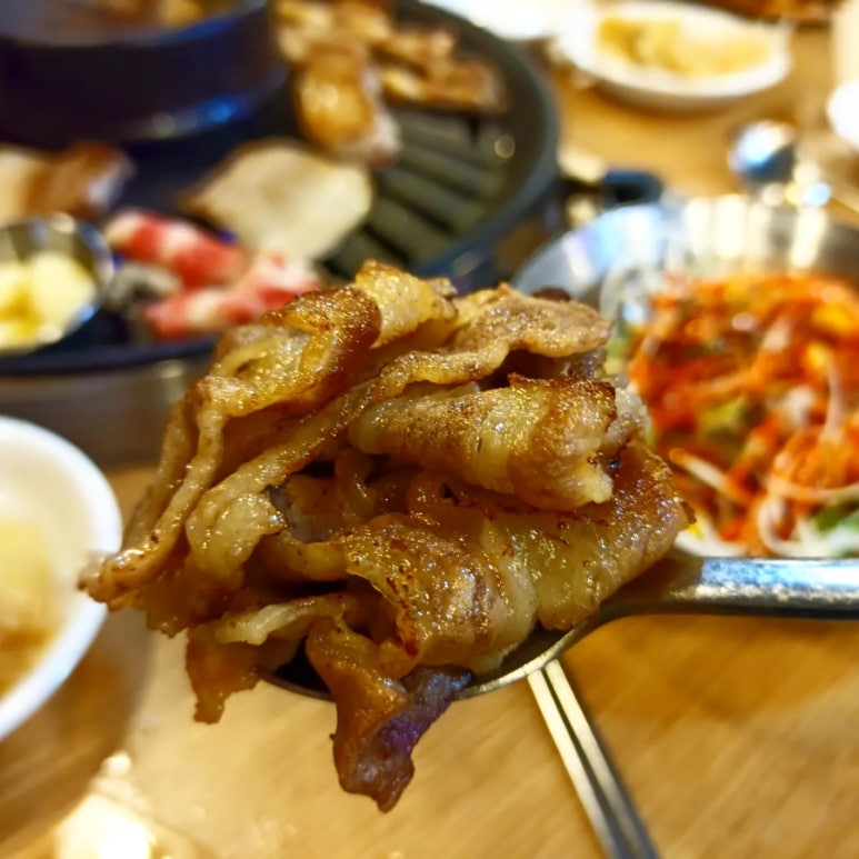 꽃돼지바베큐 이미지