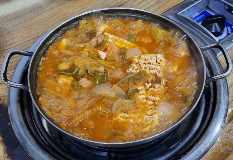 우리돈생돼지김치찌개 이미지