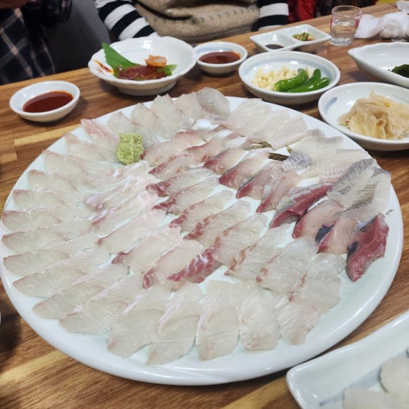 고래등횟집 이미지
