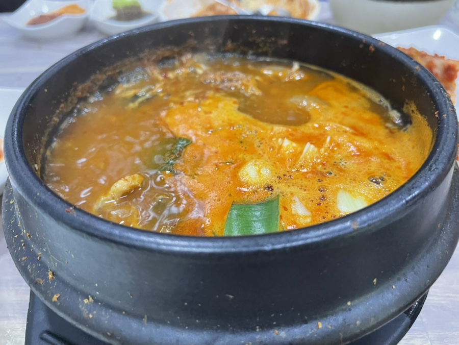 흰고래참가자미횟집 이미지