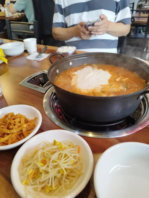 동숙이생고기콩김치찌개 이미지