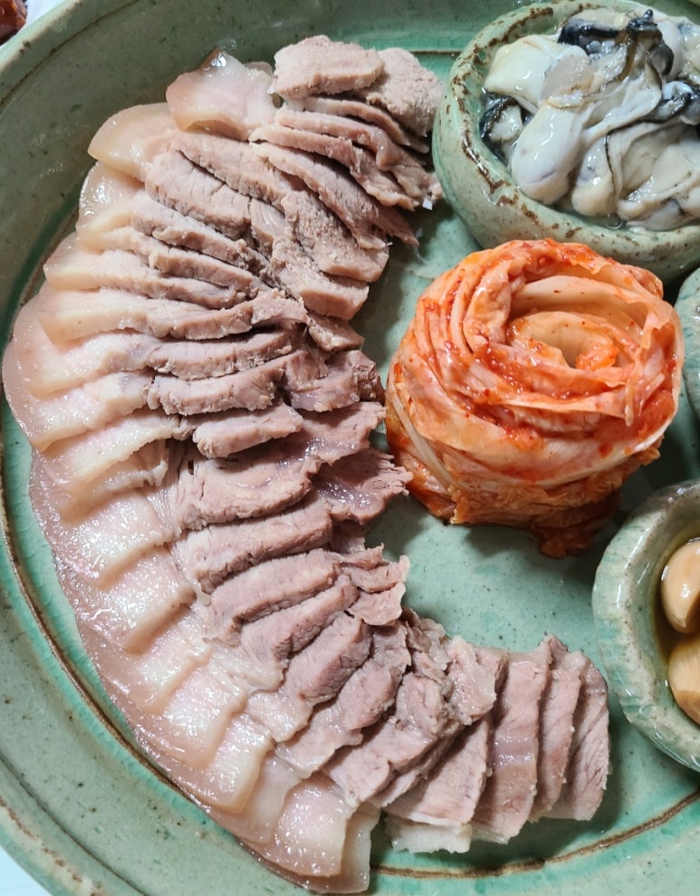 수육이랑 밥이랑 이미지
