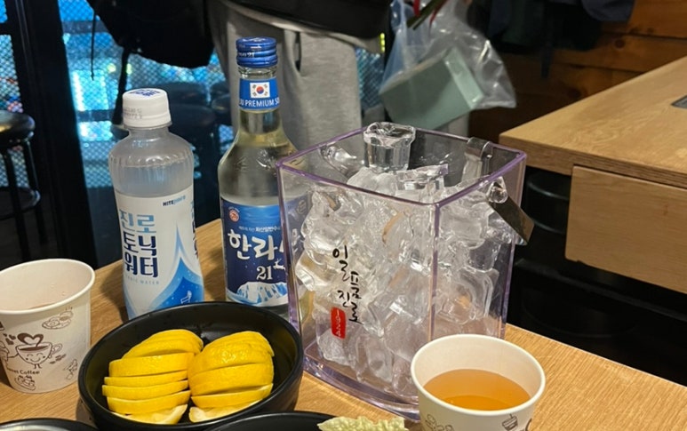 이층싸롱 이미지