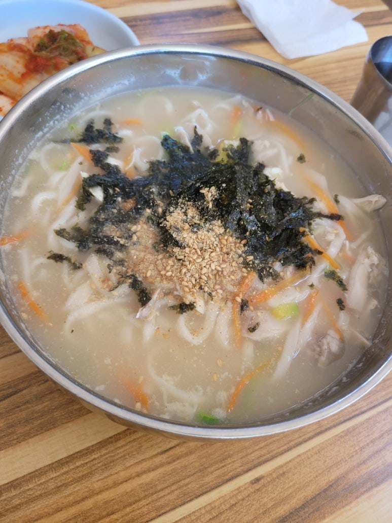 윤가네닭칼국수 이미지