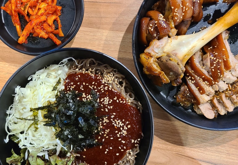 팔사족발 이미지