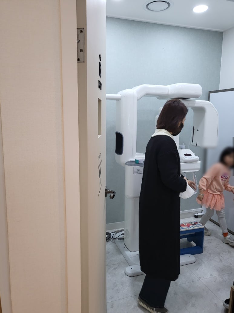 연세무지개치과 이미지