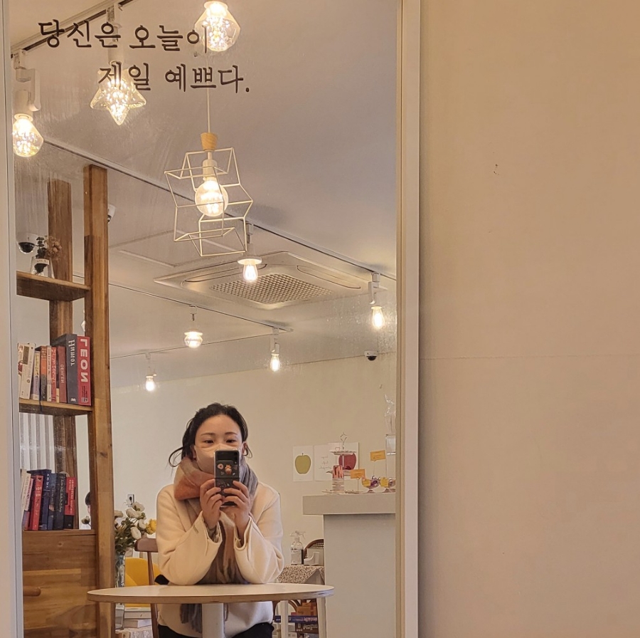 카페네롤리 이미지