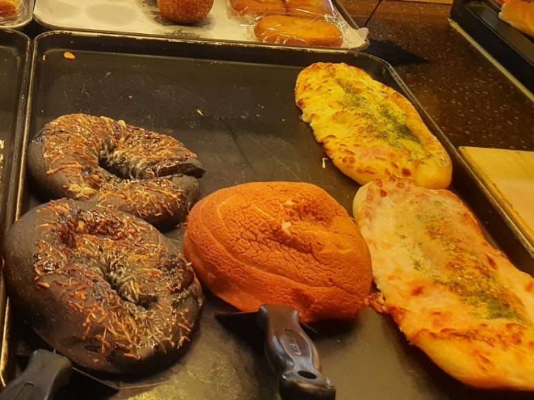 맛있는 빵을 굽는 사람들 이미지